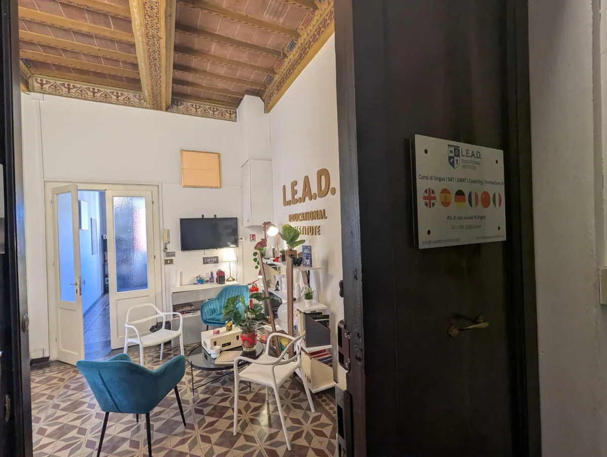 La reception di LEAD Educational Institute nel centro storico